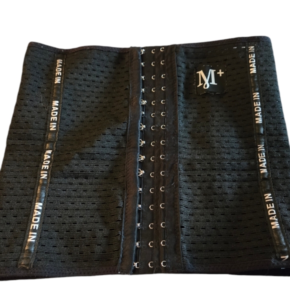 M+ Waist Trainer for Women Slimmer Corset Body Size Med/Large - Picture 1 of 10